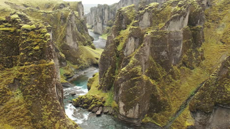 Slow-tilt-up-of-Fjaðrárgljúfur-Canyon