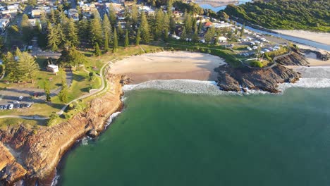 Aerial-View-Of-Horseshoe-Bay-Beach-At-Point-Briner-With-South-West-Rocks-Creek-In-NSW,-Australia