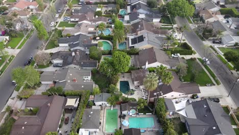 Residential-luxury-houses-at-Van-Nuys-in-California