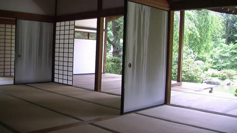 Interior-of-Japanese-house-with-view-of-garden