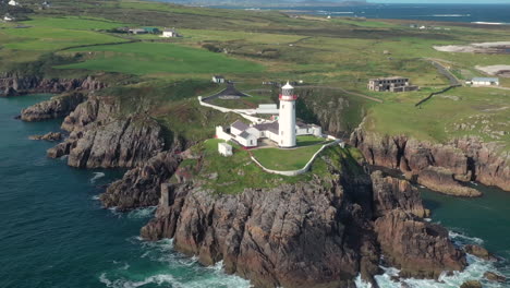 Luftaufnahme-Des-Fanad-Head-Lighthouse-County-Donegal,-Irland