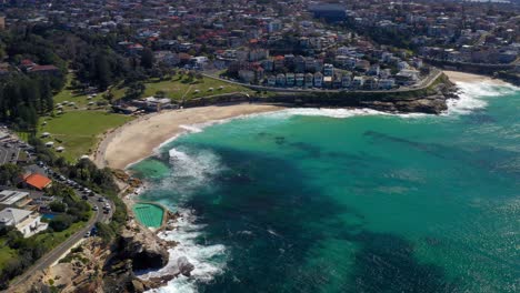 Bronte-Beach-And-Bronte-Baths-By-Blue-Sea-With-Beach-Park-During-COVID-19-Pandemic-In-Sydney,-NSW,-Australia