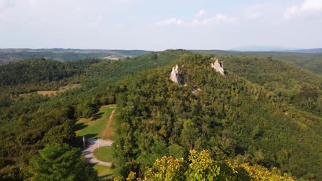 Ungarn,-Sirok-Spektakuläre-Aussicht-Von-Der-Burg-Mit-Den-Matra-bergen-Im-Hintergrund