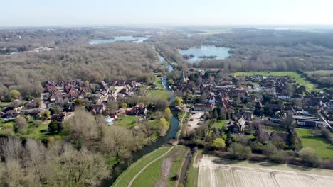 Drone-flies-backwards-away-from-the-small-village-Fordwich,-England