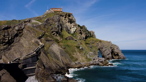 Still-shot-of-the-Gaztelugatxe-landscape-and-viewpoint-place-on-the-hill