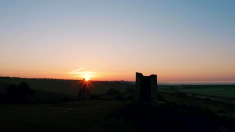 Sunrise-fast-pan-to-left-Hadleigh-Castle-Morning-two-towers-shows-ruins