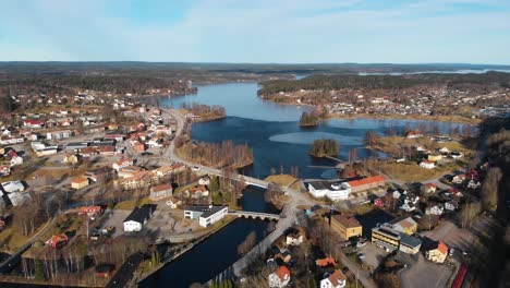 Scenic-View-Of-The-Lake-Vänern,-Lake-In-Bengtsfors-Dalsland,-Sweden---Aerial-shot