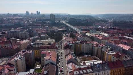 Luftaufnahme-Von-Prag-Mit-Nusle-Brücke-Im-Hintergrund