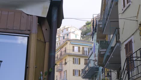 Street-of-Vernazza,-Cinque-Terre,-in-slowmotion