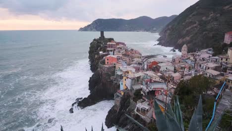 Panoramic-view-of-Manarola,-Cinque-Terre,-from-above-during-the-sunset