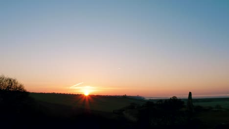 Hadleigh-Castle-Morning-Sunrise-long-slow-pan-to-right-shows-ruins