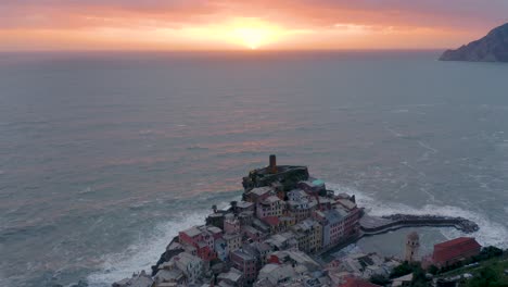 Aerial-view-of-Vernazza,-5-Terre,-during-the-sunset