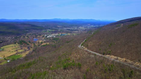 Aerial-drone-video-footage-of-a-scenic,-beautiful,-winding-mountain-highway-in-the-Appalachian-Mountains