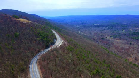 Aerial-drone-video-footage-of-a-scenic,-beautiful,-winding-mountain-highway-in-the-Appalachian-Mountains