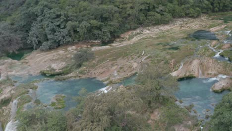 Luftrückziehdrohnenaufnahme-Des-Tamul-Wasserfalls