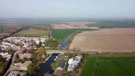 Luftdrohnenaufnahme-Des-Flusses-Stour-In-Kent,-England