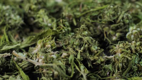 Knospen-Und-Blätter-Von-Medizinischem-Marihuana