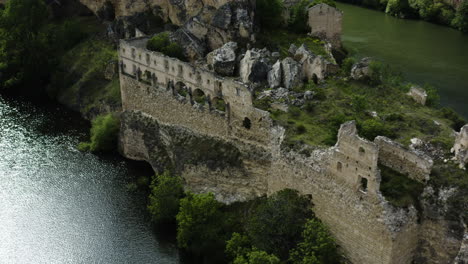 Old-Monastery-Ruins-In-Duraton-River-Gorge-In-Segovia,-Castile-And-Leon
