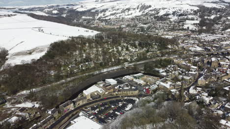 Winterlandschaft-Von-Yorkshire-Town-Und-Schneebedecktes-Offenes-Feld