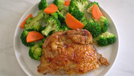teriyaki-chicken-steak-with-broccoli-and-carrot