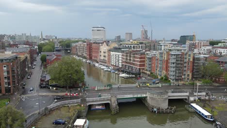 Radcliffe-Klappbrücke-Bristol-City-Waterfront-Wohnungsentwicklung-UK-Luftaufnahmen-4k