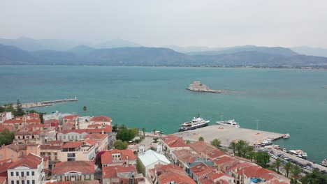 Cityscape-of-Nafplion-picturesque-town-with-sea-and-castle,-Greece