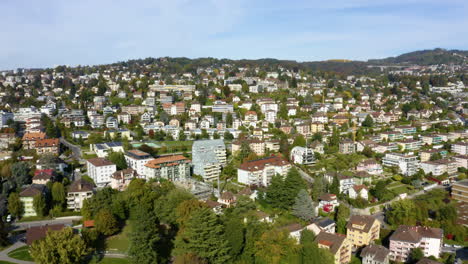 Sonniger-Tag-Am-Rande-Der-Stadt-Pully-In-Der-Nähe-Der-Stadt-Lausanne-Am-Ufer-Des-Genfer-Sees-In-Der-Schweiz
