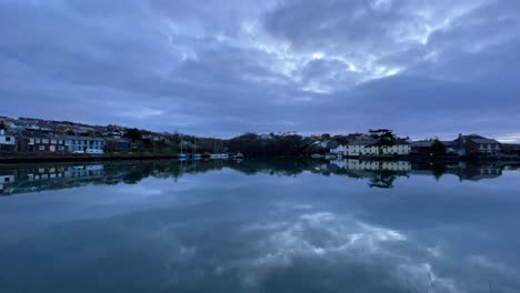Time-lapse-footage-of-a-dramatic-cloudy-sky-at-dawn-in-Kinsale,-Ireland