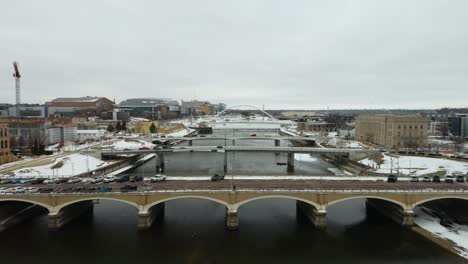 Aerial-View-of-Des-Moines-River-in-Winter