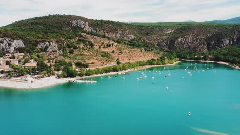 Aerial-view-of-sailing-boats-resting-on-the-Gorges-du-Verdon