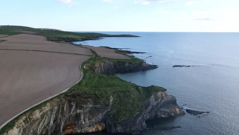 Cliff-walk-so-popular-in-Ireland