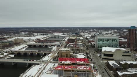 High-Aerial-View-of-Bridges-in-Des-Moines,-Iowa-in-Winter