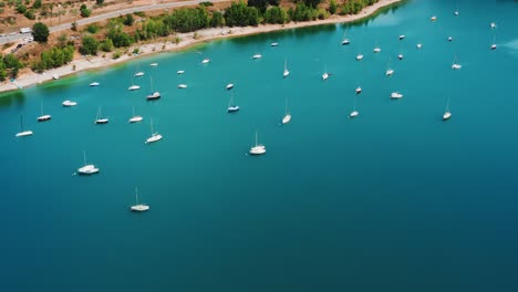 Small-harbour-of-sailing-boats-on-the-Gorges-du-Verdon