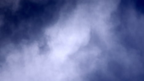 Zirruswolken-Am-Blauen-Himmel