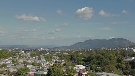 Ein-Kurzer-Zeitraffer-Eines-Panoramablicks-Auf-Das-Tal-Des-Historischen-Gebiets-Von-San-Salvador,-El-Salvador