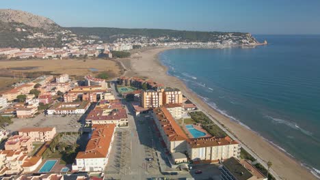 Luftbilder-Mit-Drohne-Vom-Strand-Von-Begur-Die-Gola-Del-Ter-Mündung-Des-Flusses-Aiguamolls-Del-Baix-Emporda