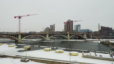 Brücke-Im-Bau-An-Verschneiten-Wintertagen
