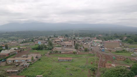 Vista-Aérea-De-Loitokitok,-Oloitokitok-En-El-Condado-De-Kajiado,-Cerca-De-La-Frontera-De-Tanzania-Y-Kenia