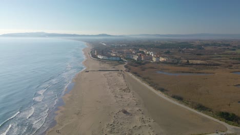 Luftbilder-Mit-Drohne-Vom-Strand-Von-Begur-Die-Gola-Del-Ter-Mündung-Des-Flusses-Aiguamolls-Del-Baix-Emporda