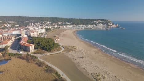 Luftbilder-Mit-Drohne-Der-Medes-inseln-In-Katalonien-Costa-Brava-Europäischer-Tourismus-Leerer-Strand