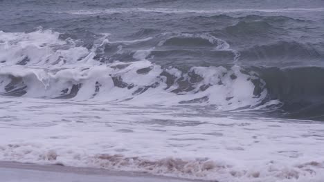 Powerful-Ocean-Wave-Breaking-Off-Shore---slow-motion