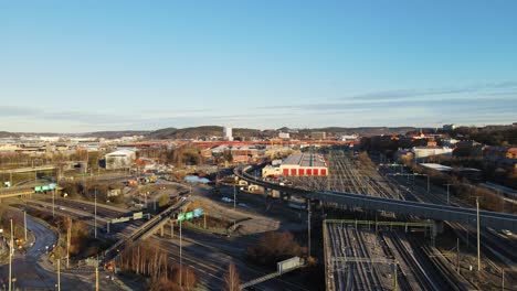 Leere-Eisenbahnstrecke-Des-Göteborger-Hauptbahnhofs-An-Einem-Sonnigen-Tag-In-Göteborg,-Schweden