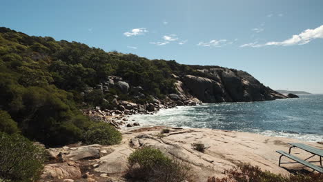 Dolly-forward-in-the-scenic-isolated-coastline-of-Woody-Island,-Western-Australia