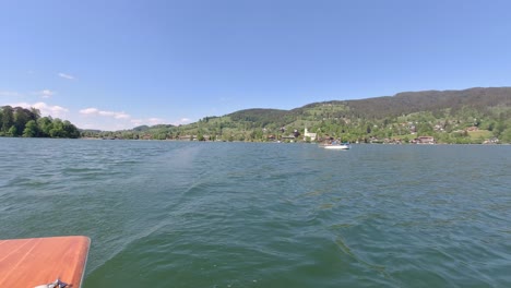 Schliersee-In-Bayern-München-Dieser-Schöne-See-Wurde-Mit-Dji-Osmo-Action-Im-4k-Sommer-2020-Auf-Einer-Bootfahrt-Aufgenommen