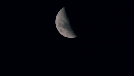 Last-Quarter-Moon-Moving-At-The-Night-Sky