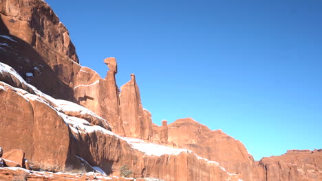 Arches-National-Park,-Utah,-EE.UU.-En-Un-Día-Soleado-De-Invierno