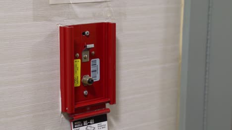 Pulling-fire-alarm-station-for-fire-prevention-and-safety-testing-inspection