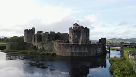 Moat-and-defensive-wall-of-Caerphilly-Castle-in-South-Wales,-UK