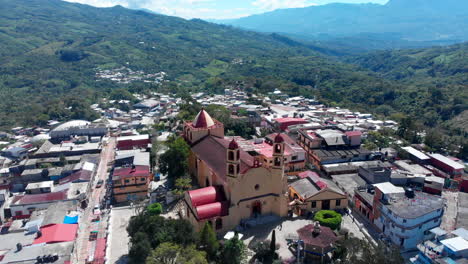 Tila-Chiapas-Mexiko-Altstadt-Tempel-Landung-Drohne-Erschossen