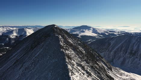 Luftbild,-Schneebedeckter-Quandary-Peak,-Tenmile-Range,-Rocky-Mountains,-Colorado-Usa-An-Einem-Sonnigen-Wintertag,-Drohne-Erschossen